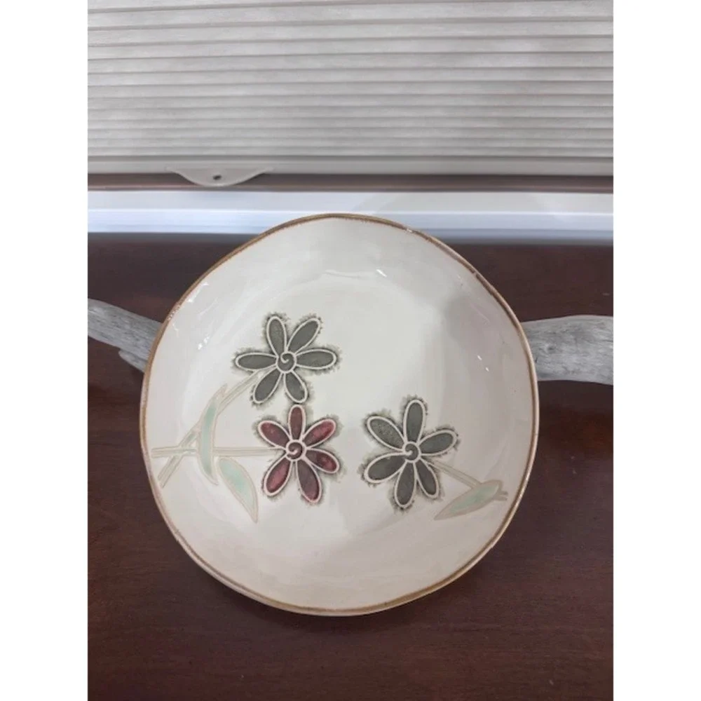 Pier 1 Petals Hand Painted Stoneware Salad Plate 8 1/4